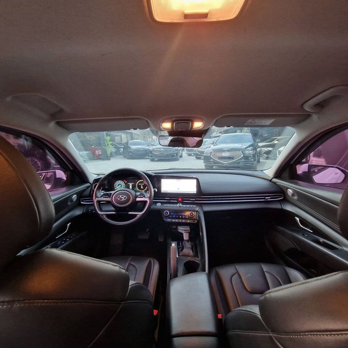 Подержанный Hyundai Avante VII, 1.6 л, 2021 в Аджмане от Syria Motors Белый цвет. Корейская | AUTO.AE