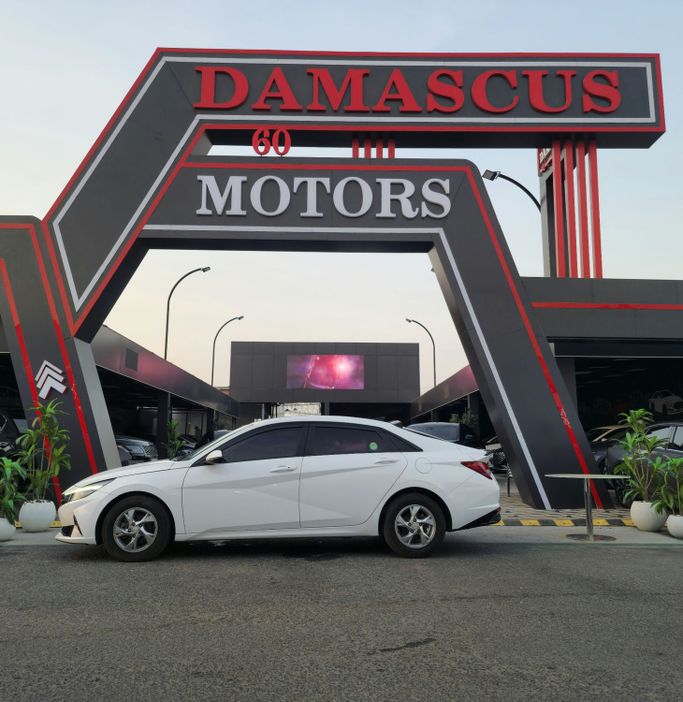 Подержанный Hyundai Avante VII, 1.6 л, 2021 в Аджмане от Syria Motors Белый цвет. Корейская | AUTO.AE