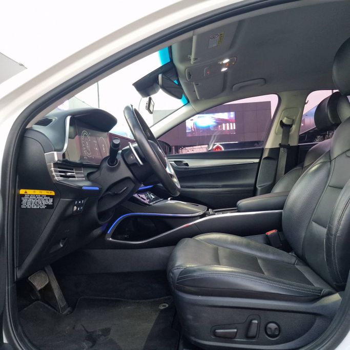 Подержанный Hyundai Azera III Рестайлинг, 2.5 л, 2021 в Аджмане от Syria Motors Серый цвет. Корейская | AUTO.AE