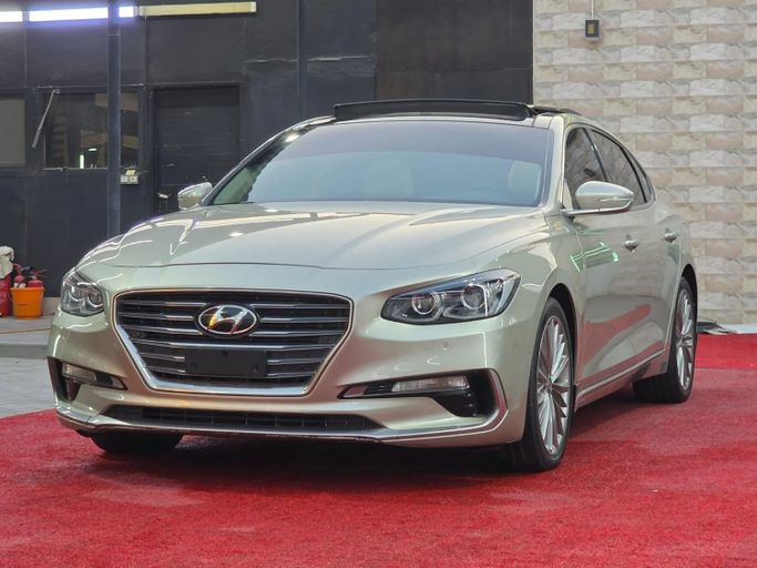Подержанный Hyundai Azera III, 3.5 л, 2018 в Аджмане от Abu Rashid Cars  Золотистый цвет. GCC | AUTO.AE