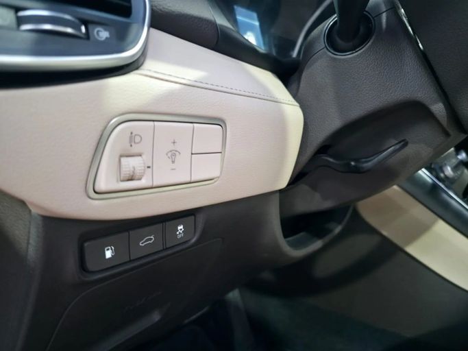 Подержанный Hyundai Azera III, 3.5 л, 2018 в Аджмане от Abu Rashid Cars  Золотистый цвет. GCC | AUTO.AE