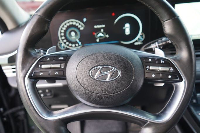 Подержанный Hyundai Azera III Рестайлинг, 3.5 л, 2020 в Аджмане от Syria Motors Черный цвет.  | AUTO.AE