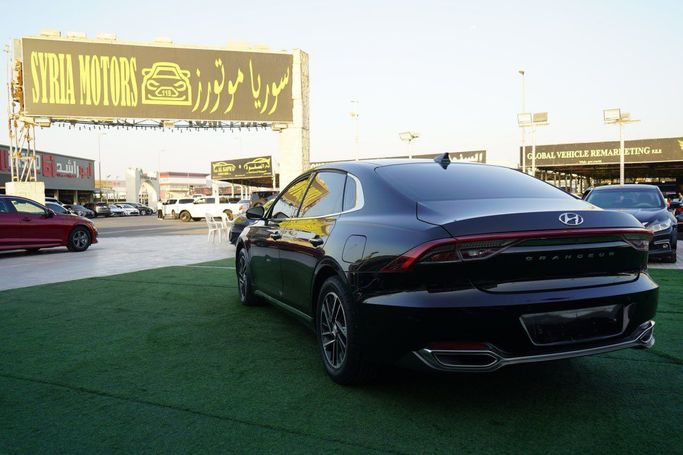 Подержанный Hyundai Azera III Рестайлинг, 3.5 л, 2020 в Аджмане от Syria Motors Черный цвет.  | AUTO.AE