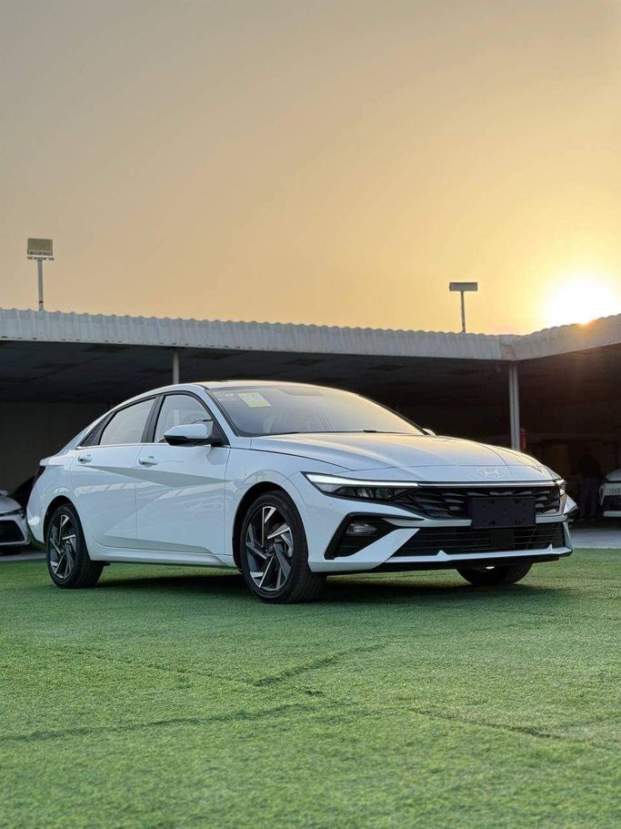 Новый Hyundai Elantra VII (CN7) Рестайлинг, 1.5 л, 2025 в Аджмане от Syria Motors Белый цвет. Китайская | AUTO.AE