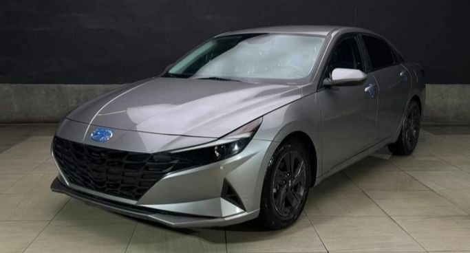 Подержанный Hyundai Elantra VII (CN7), 2.0 л, 2023 в Аджмане от MALIK MOTORS FZC Серебристый цвет.  | AUTO.AE | Объявление #268144