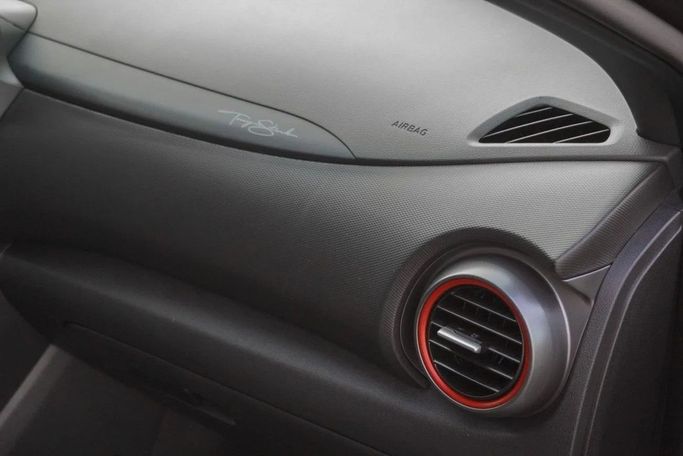 Подержанный Hyundai Kona I, 1.6 л, 2019 в Аджмане от AMG Cars Серый цвет. Американская | AUTO.AE