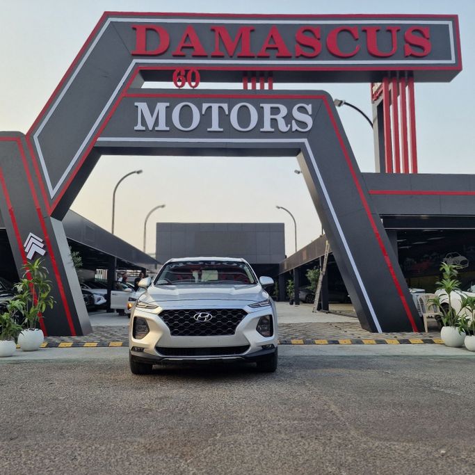 Подержанный Hyundai Santa Fe IV, 2.4 л, 2020 в Аджмане от Syria Motors Серебристый цвет. Американская | AUTO.AE