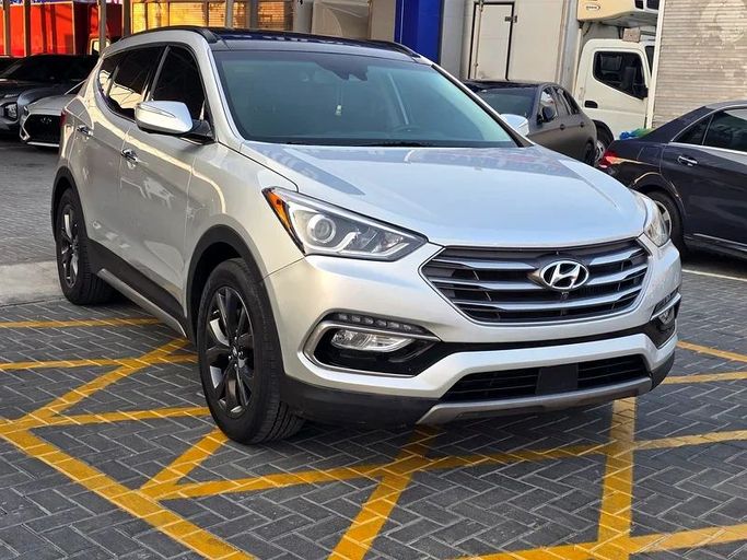 Used Hyundai Santa Fe III Facelift, 2.0 l, 2017 in Ajman by Al Hilal Motors, Silver color. American Specs | AUTO.AE