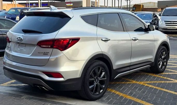 Used Hyundai Santa Fe III Facelift, 2.0 l, 2017 in Ajman by Al Hilal Motors, Silver color. American Specs | AUTO.AE