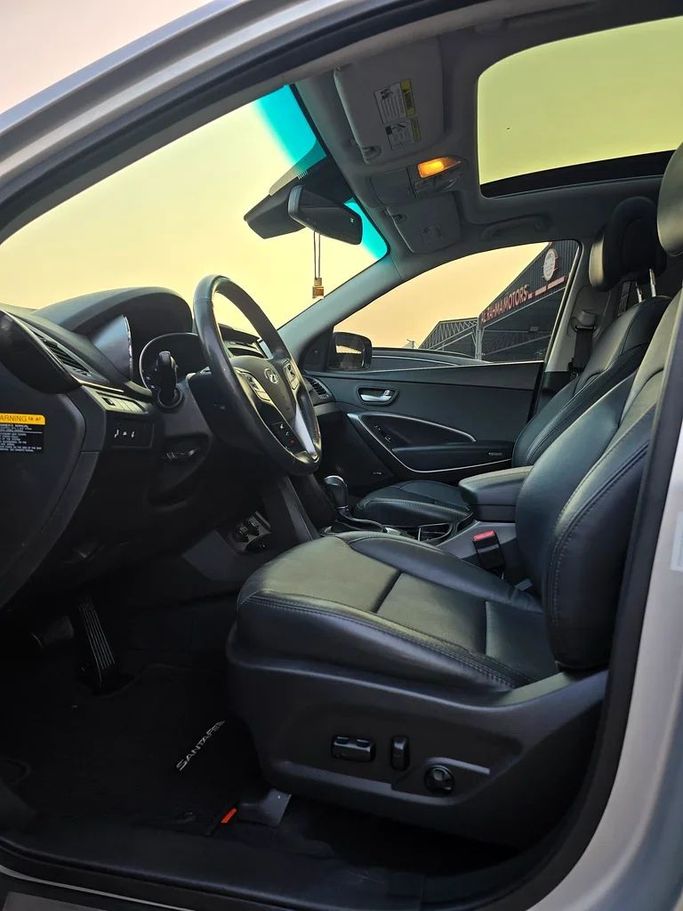 Used Hyundai Santa Fe III Facelift, 2.0 l, 2017 in Ajman by Al Hilal Motors, Silver color. American Specs | AUTO.AE