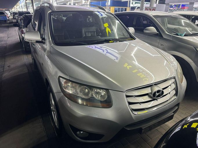 Used Hyundai Santa Fe Classic, 2.0 l, 2011 in Ajman by KIMCHI MOTORS, Silver color. Korean Specs | AUTO.AE