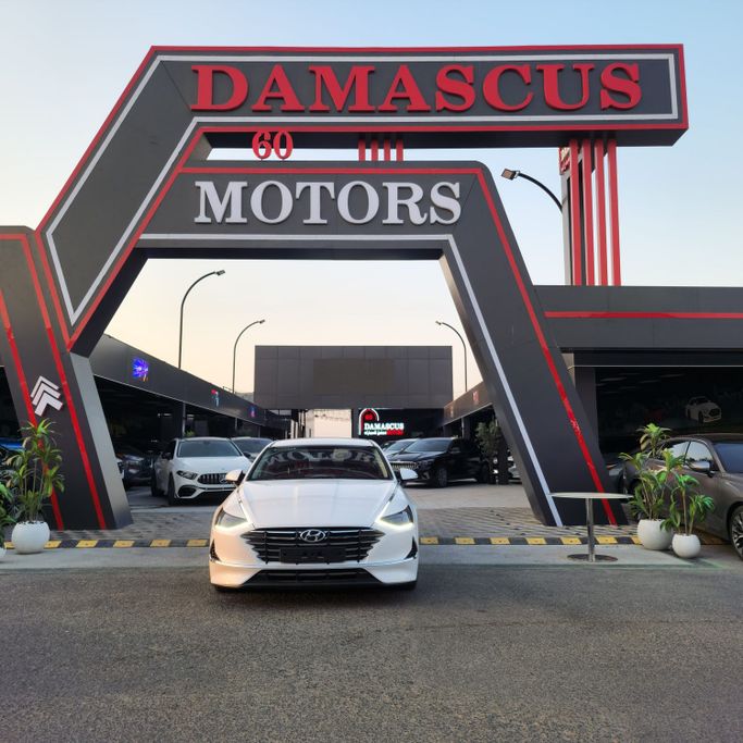 Подержанный Hyundai Sonata VIII (DN8), 2.0 л, 2019 в Аджмане от Syria Motors Белый цвет. Корейская | AUTO.AE