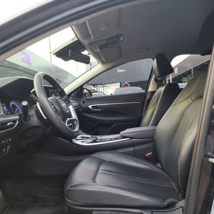 Подержанный Hyundai Sonata VIII (DN8), 2.0 л, 2020 в Аджмане от Syria Motors Синий цвет. Корейская | AUTO.AE