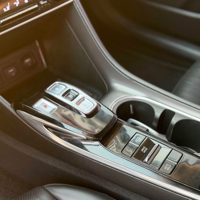 Подержанный Hyundai Sonata VIII (DN8), 2.0 л, 2020 в Аджмане от Syria Motors Серый цвет. Корейская | AUTO.AE