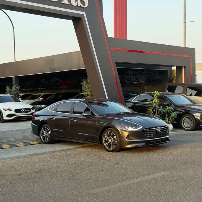 Подержанный Hyundai Sonata VIII (DN8), 2.0 л, 2020 в Аджмане от Syria Motors Серый цвет. Корейская | AUTO.AE