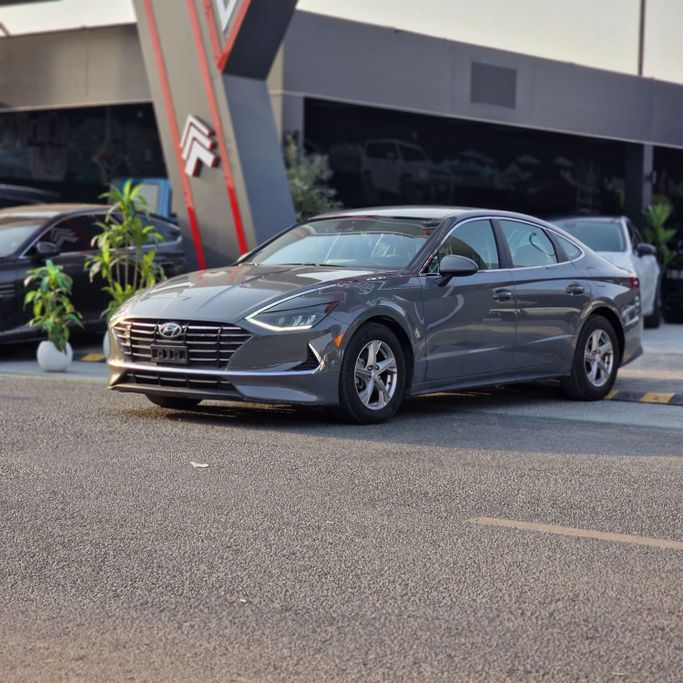 Подержанный Hyundai Sonata VIII (DN8), 2.5 л, 2021 в Аджмане от Syria Motors Серый цвет. Американская | AUTO.AE