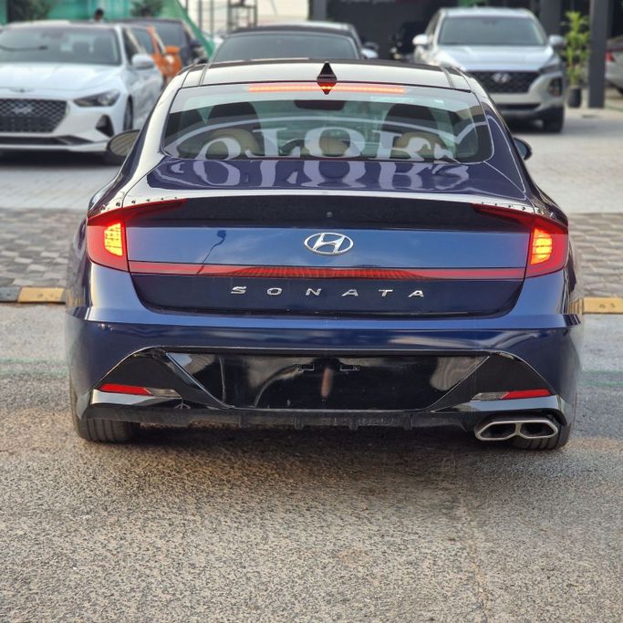 Подержанный Hyundai Sonata VIII (DN8), 2.5 л, 2021 в Аджмане от Syria Motors Синий цвет. Американская | AUTO.AE