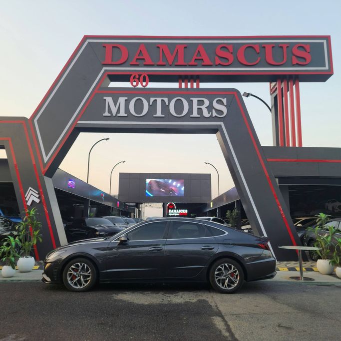 Подержанный Hyundai Sonata VIII (DN8), 1.6 л, 2021 в Аджмане от Syria Motors Серый цвет. Американская | AUTO.AE