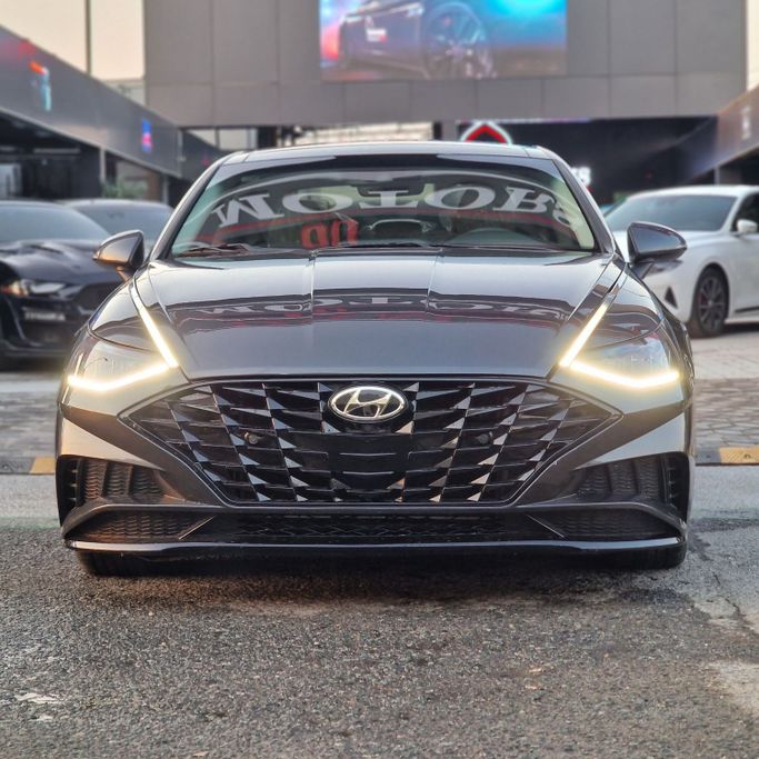 Подержанный Hyundai Sonata VIII (DN8), 1.6 л, 2021 в Аджмане от Syria Motors Серый цвет. Американская | AUTO.AE
