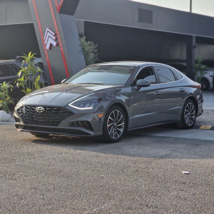 Подержанный Hyundai Sonata VIII (DN8), 1.6 л, 2020 в Аджмане от Syria Motors Серый цвет. Американская | AUTO.AE