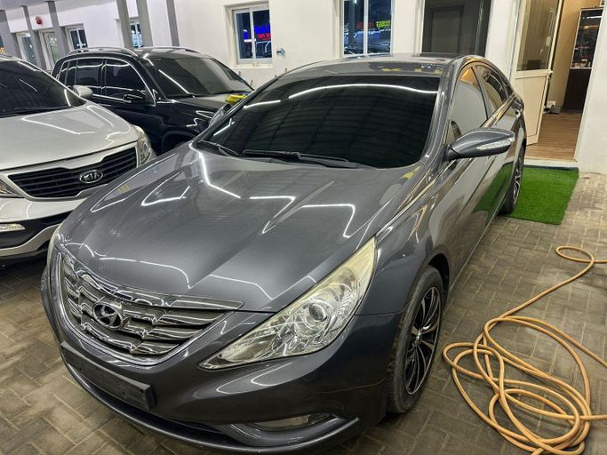 Подержанный Hyundai Sonata VI (YF), 2.0 л, 2011 в Аджмане от KIMCHI MOTORS Серый цвет. Корейская | AUTO.AE