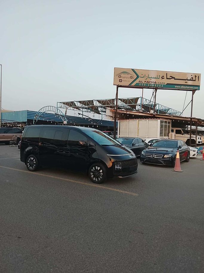 Used Hyundai Staria, 3.5 l, 2025 in UAE, Ajman by AL FAYHA CARS, Black color. GCC Specs | AUTO.AE | Listing #278725