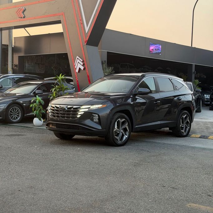 Подержанный Hyundai Tucson IV, 2.5 л, 2023 в Аджмане от Syria Motors Серый цвет. Американская | AUTO.AE