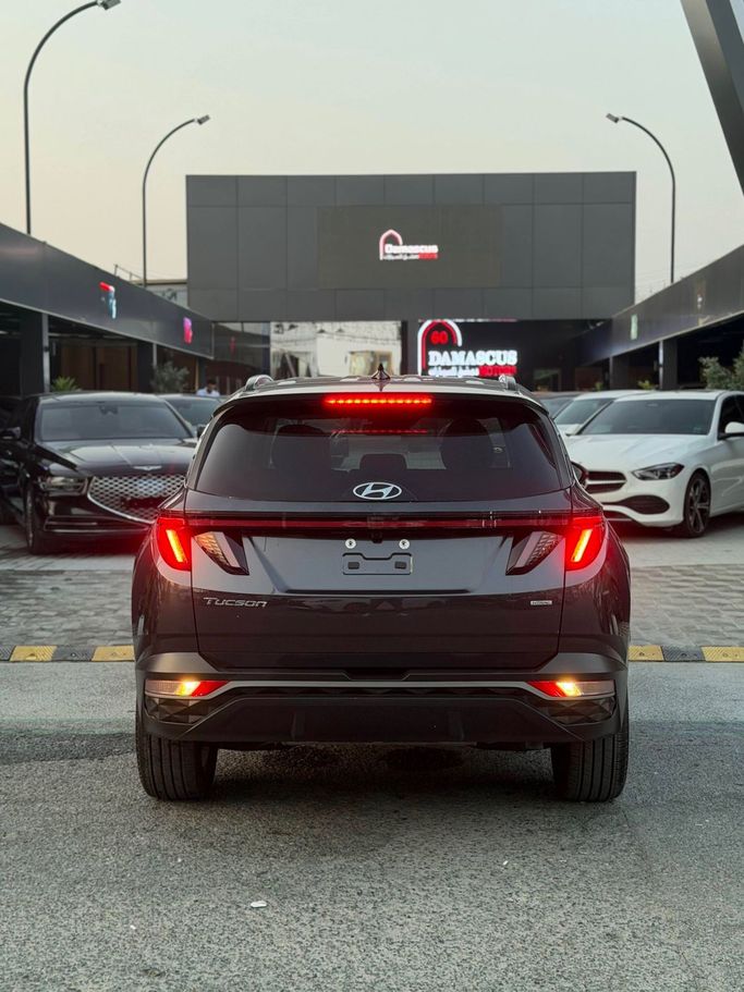 Подержанный Hyundai Tucson IV, 2.5 л, 2023 в Аджмане от Syria Motors Серый цвет. Американская | AUTO.AE