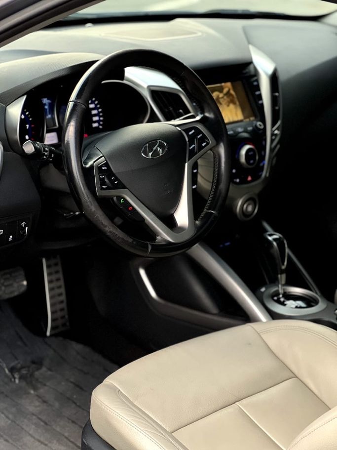 Used Hyundai Veloster I, 1.6 l, 2014 in UAE, Ajman by Wahat Al Umra Used Cars, Grey color. GCC Specs | AUTO.AE | Listing #295630 — photo 11 of 13