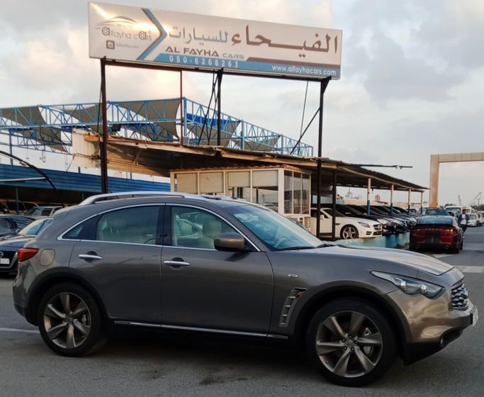 مستعملة Infiniti FX II (S51), 5.0 l, 2009 في في عجمان من AL FAYHA CARS، اللون برونزي. مواصفات الخليج | AUTO.AE