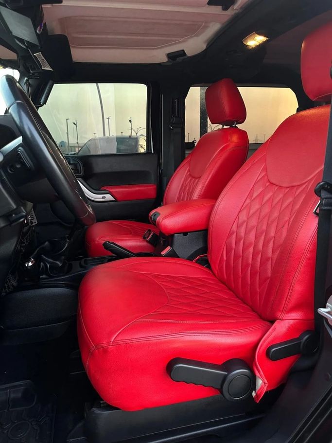 Подержанный Jeep Wrangler III (JK), 3.6 л, 2016 в Аджмане от Abu Rashid Cars  Черный цвет. Американская | AUTO.AE