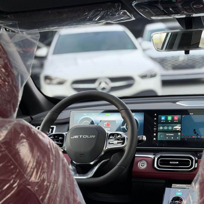 Новый Jetour X70 PLUS I Рестайлинг, 1.6 л, 2025 в Аджмане от Syria Motors Белый цвет. Китайская | AUTO.AE