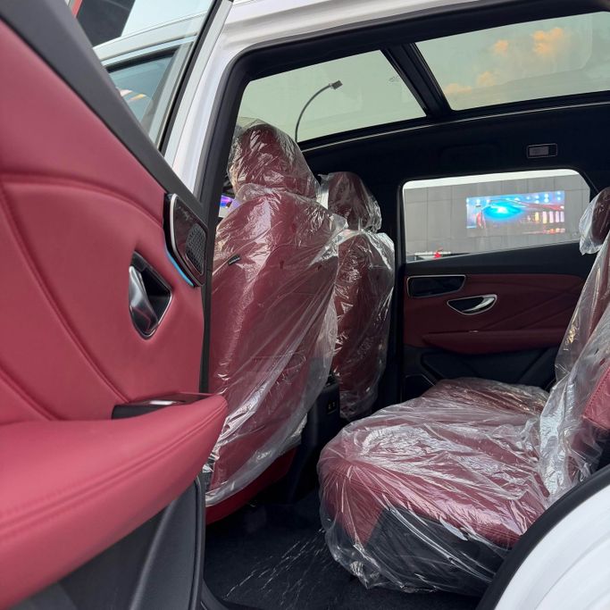 Новый Jetour X70 PLUS I Рестайлинг, 1.6 л, 2025 в Аджмане от Syria Motors Белый цвет. Китайская | AUTO.AE