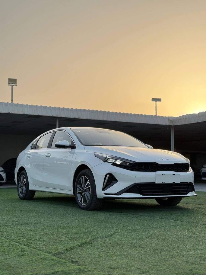 Новый Kia K3 II (China Market) Рестайлинг, 1.5 л, 2025 в Аджмане от Syria Motors Белый цвет. Китайская | AUTO.AE