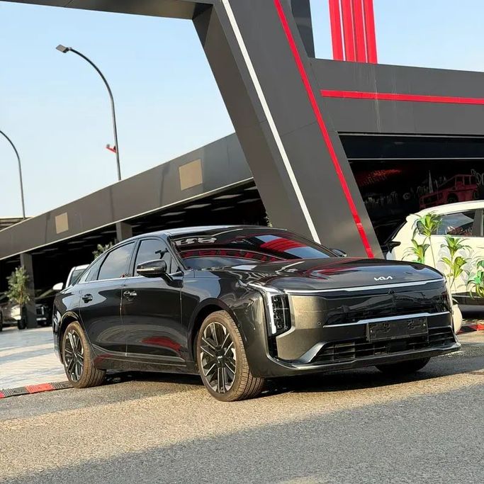 Used Kia K8 I Facelift, 3.5 l, 2025 in Ajman by Damascus Motors , Grey color. Korean Specs | AUTO.AE