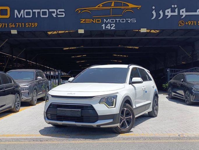مستعملة Kia Niro ثانياً, 1.6 l, 2022 في في عجمان من Zeno Motors Fze، اللون أبيض. المواصفات الكورية | AUTO.AE | إعلان #248683