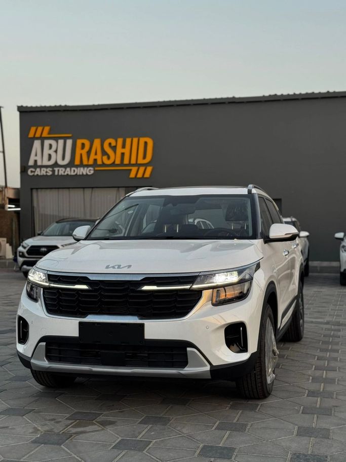 Новый Kia Seltos I Рестайлинг, 1.4 л, 2025 в Аджмане от Abu Rashid Cars  Белый цвет. GCC | AUTO.AE