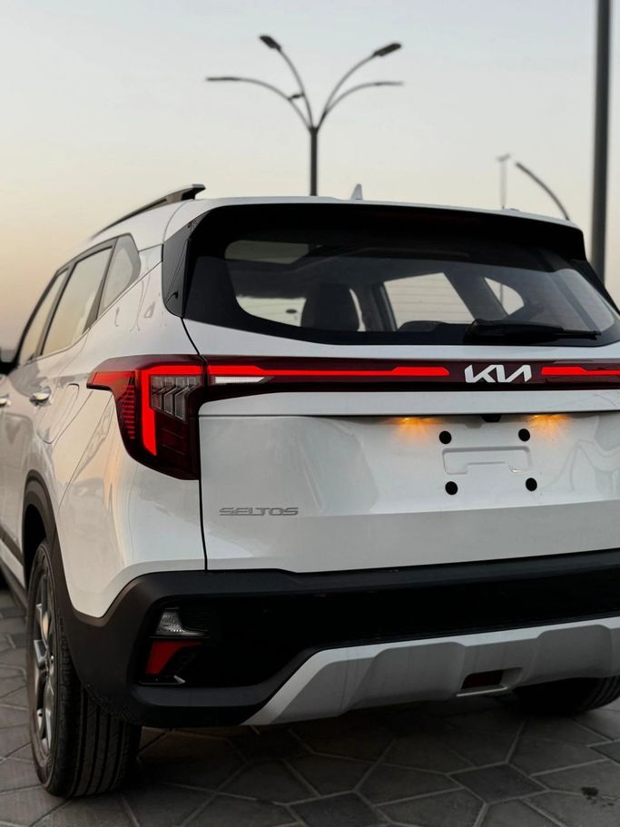 Новый Kia Seltos I Рестайлинг, 1.4 л, 2025 в Аджмане от Abu Rashid Cars  Белый цвет. GCC | AUTO.AE