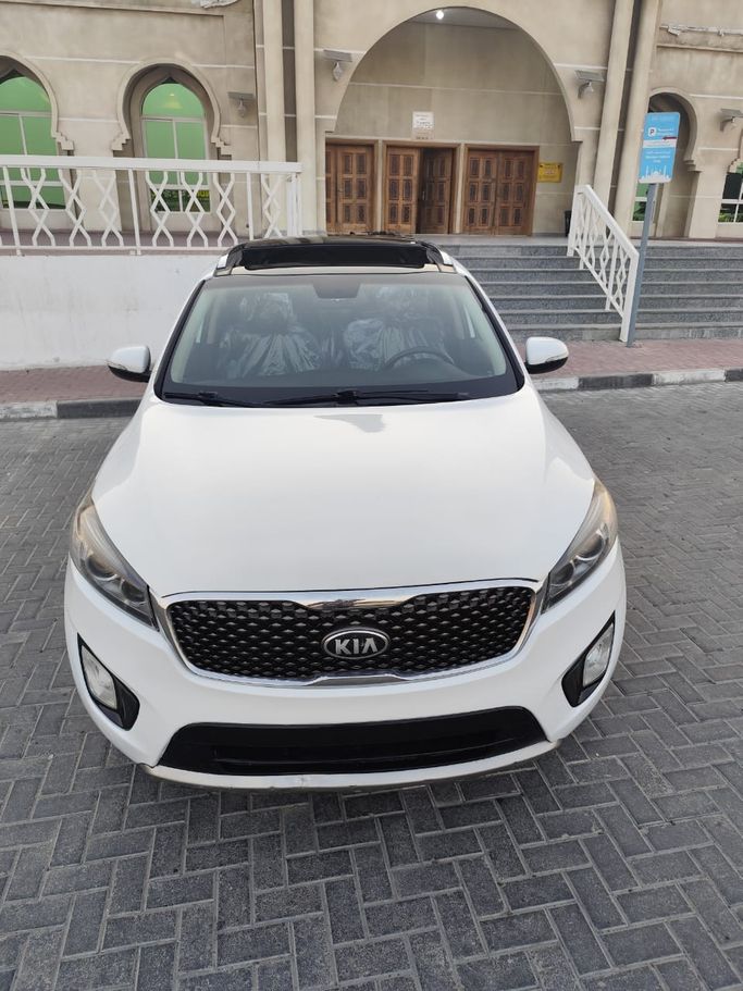مستعملة ⁦Kia Sorento ثالثًا رئيس الوزراء، 3.3 l، 2016⁩ في في الإمارات, عجمان من NASHCO MAX CAR، اللون أبيض. المواصفات الأمريكية | AUTO.AE | إعلان #287025