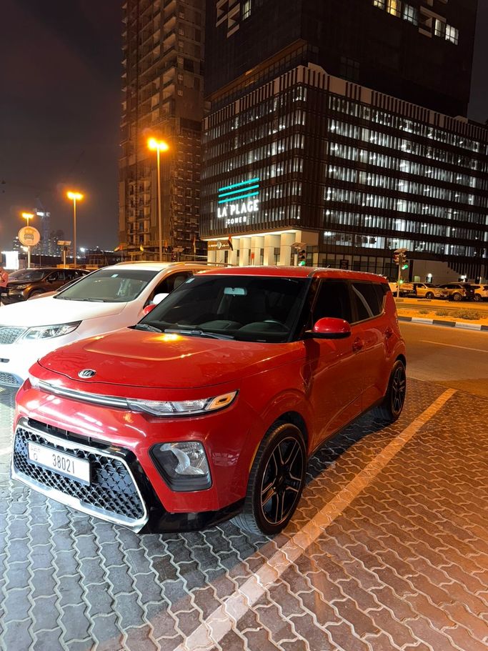 Подержанный Kia Soul III, 2.0 л, 2020 в Аджмане Красный цвет. Американская | AUTO.AE | Объявление #265420