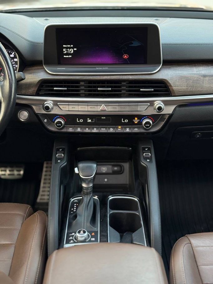 Подержанный Kia Telluride I, 3.8 л, 2021 в Аджмане от Syria Motors Коричневый цвет. Американская | AUTO.AE