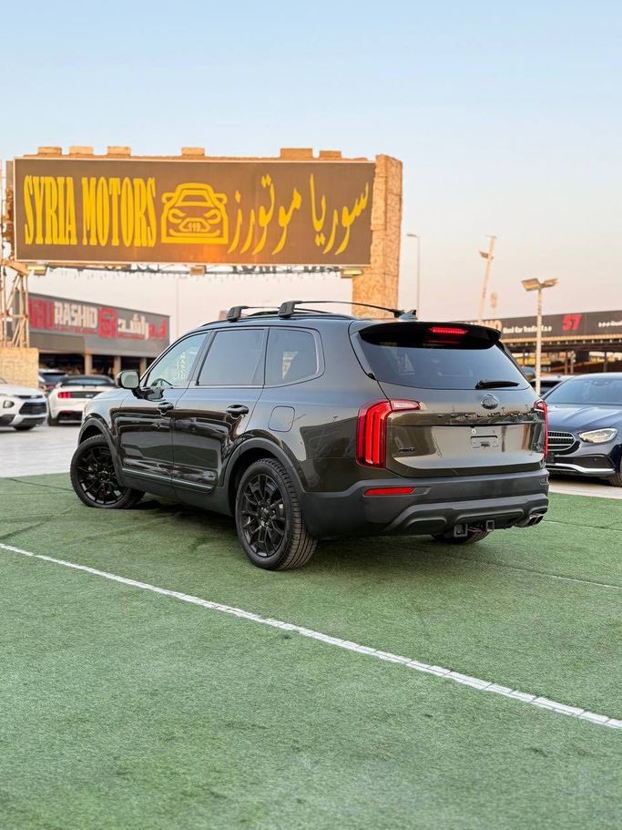 Подержанный Kia Telluride I, 3.8 л, 2021 в Аджмане от Syria Motors Коричневый цвет. Американская | AUTO.AE