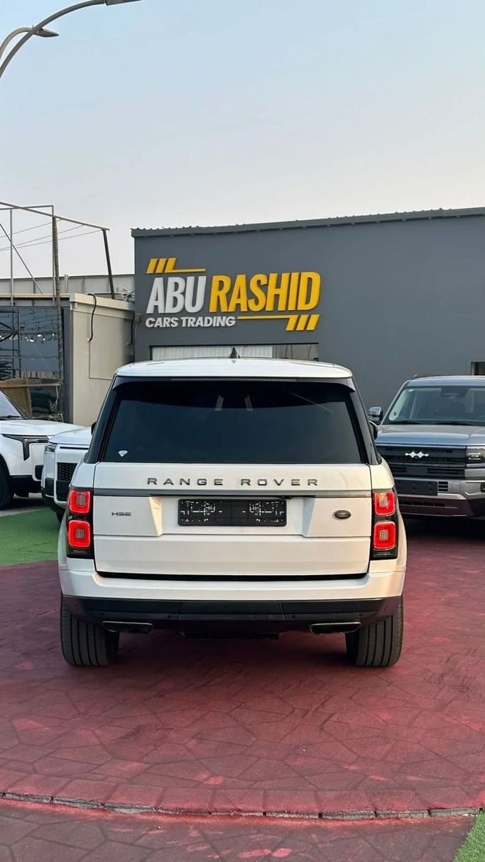 Подержанный Land Rover Range Rover P360 IV Рестайлинг, 3.0 л, 2019 в Аджмане от Abu Rashid Cars  Белый цвет. GCC | AUTO.AE