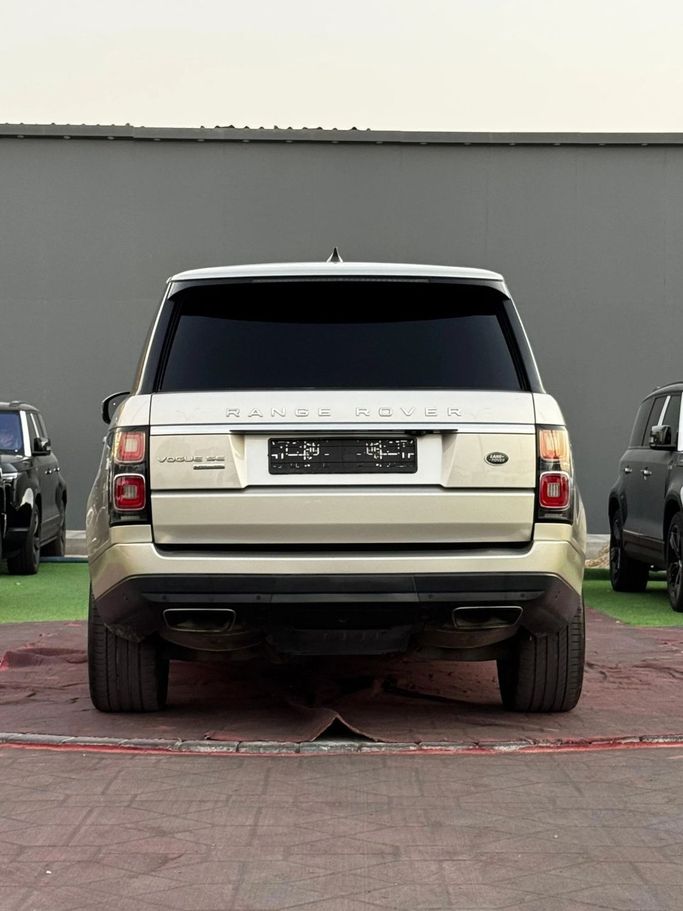 Подержанный Land Rover Range Rover P340 IV Рестайлинг, 3.0 л, 2019 в Аджмане от Abu Rashid Cars  Серебристый цвет. Американская | AUTO.AE