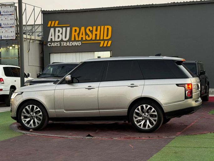 Подержанный Land Rover Range Rover P340 IV Рестайлинг, 3.0 л, 2019 в Аджмане от Abu Rashid Cars  Серебристый цвет. Американская | AUTO.AE