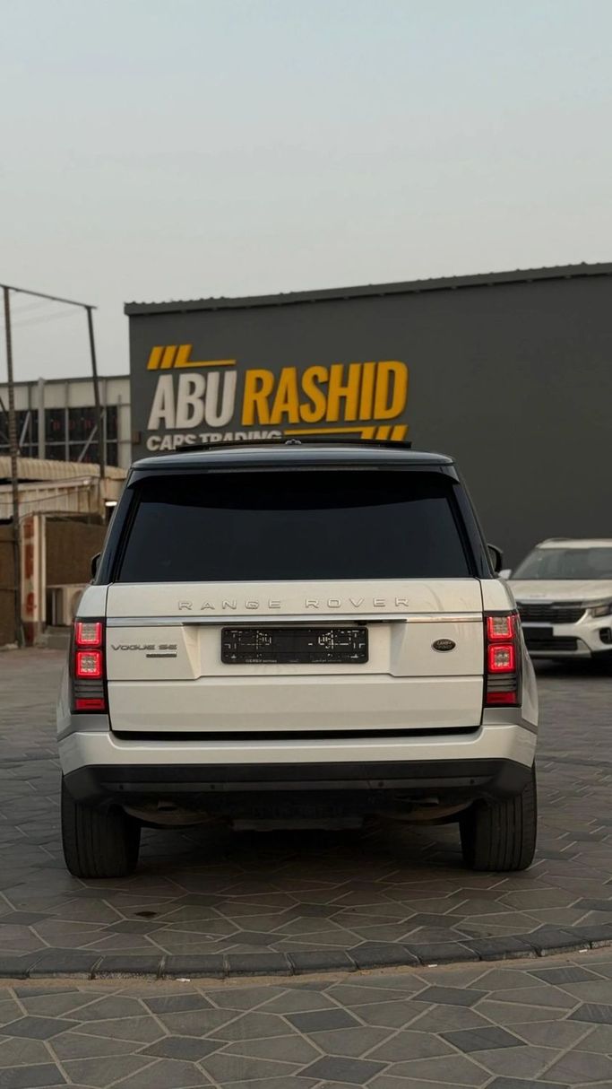 Подержанный Land Rover Range Rover P510 IV, 5.0 л, 2015 в Аджмане от Abu Rashid Cars  Белый цвет. GCC | AUTO.AE