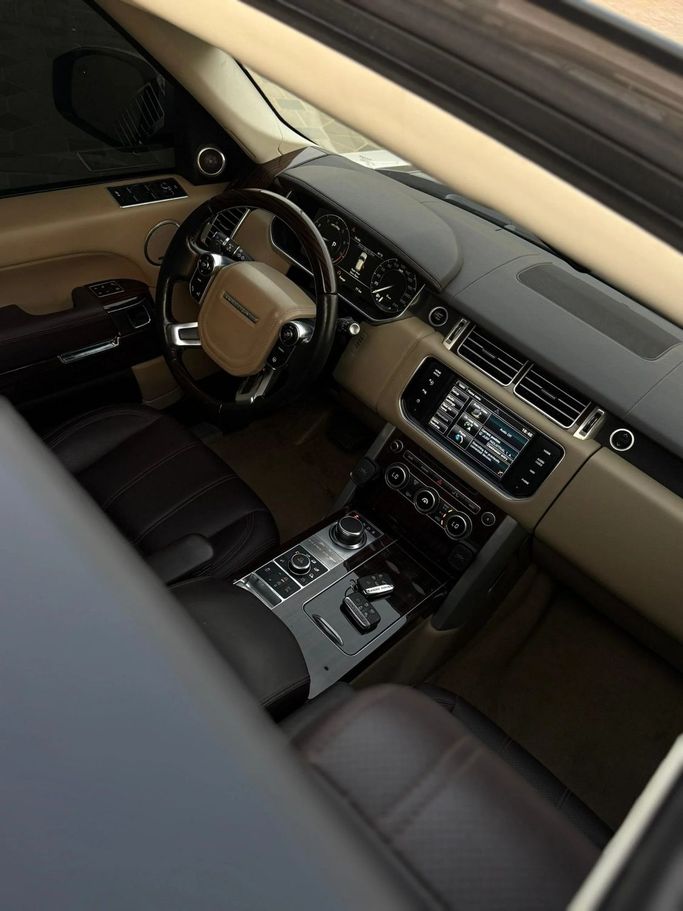 Подержанный Land Rover Range Rover P510 IV, 5.0 л, 2015 в Аджмане от Abu Rashid Cars  Белый цвет. GCC | AUTO.AE