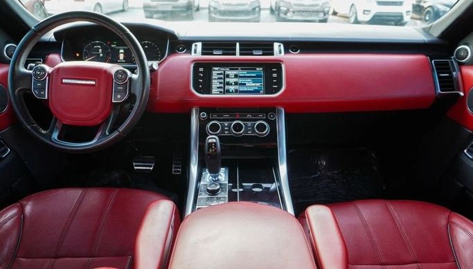 Подержанный Land Rover Range Rover Sport P510e II, 5.0 л, 2015 в Аджмане от AMG Cars Белый цвет. Американская | AUTO.AE