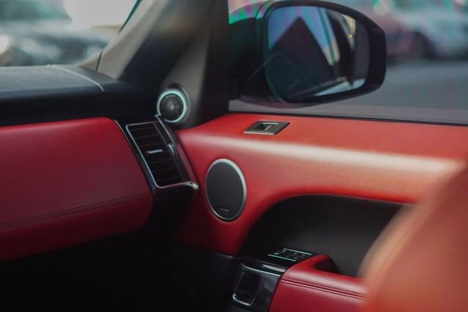 Подержанный Land Rover Range Rover Sport P510e II, 5.0 л, 2015 в Аджмане от AMG Cars Белый цвет. Американская | AUTO.AE