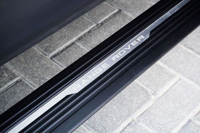 Used Land Rover Range Rover Sport P525 II Facelift, 5.0 l, 2019 in Ajman by AMG Cars, Silver color. American Specs | AUTO.AE